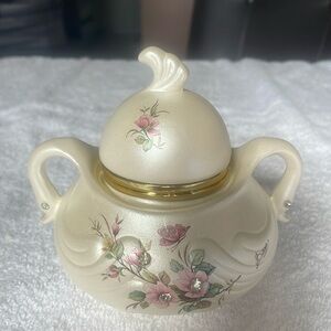 Vintage accessories holder